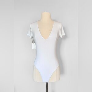 NWT - ARITZIA Wilfred white short sleeve bodysuit, Size S. Brand new!